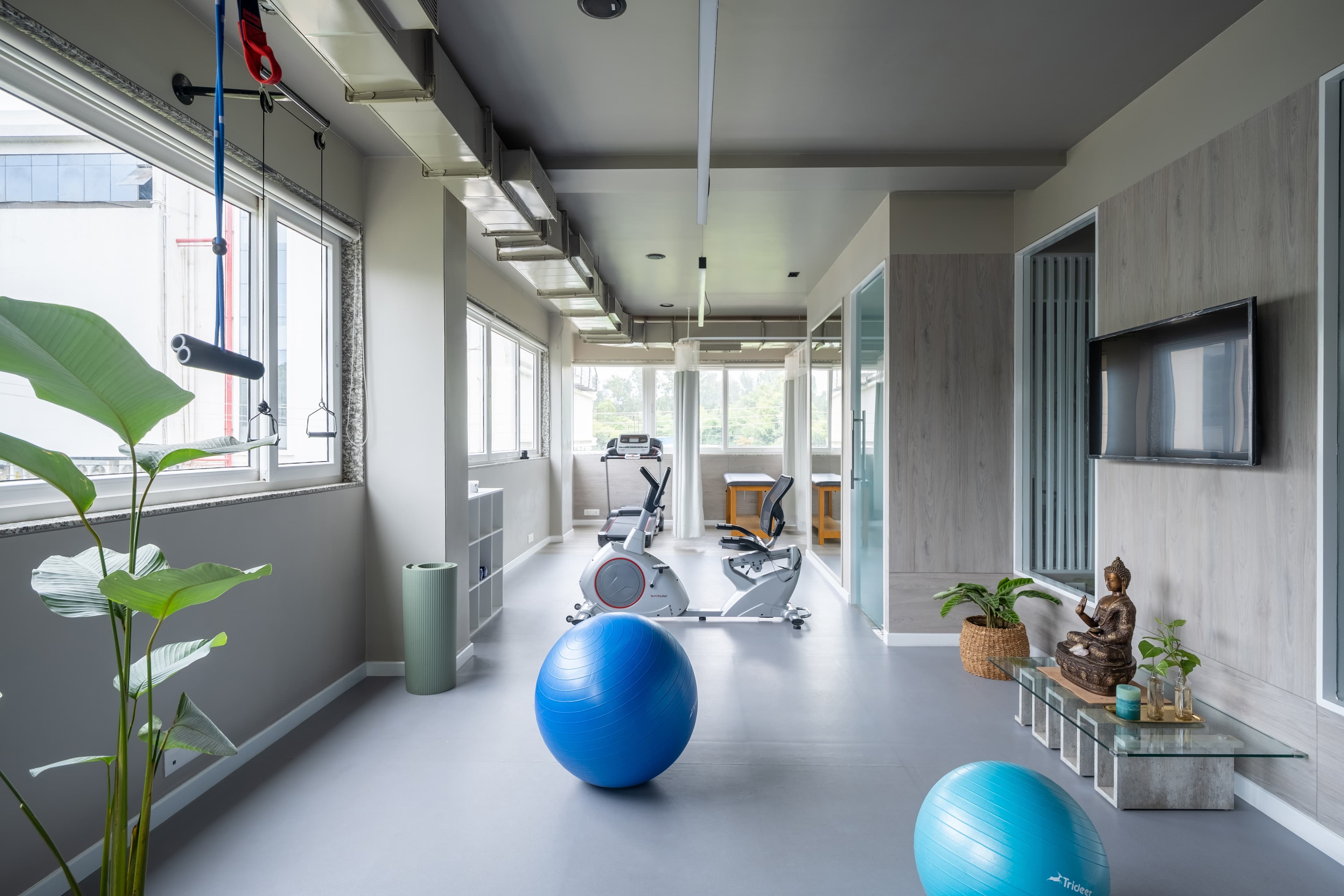 Zen Physiotherapy Clinic & Sports Rehabilitation Studio in Nashik - Modern 1-on-1 Treatment Facility